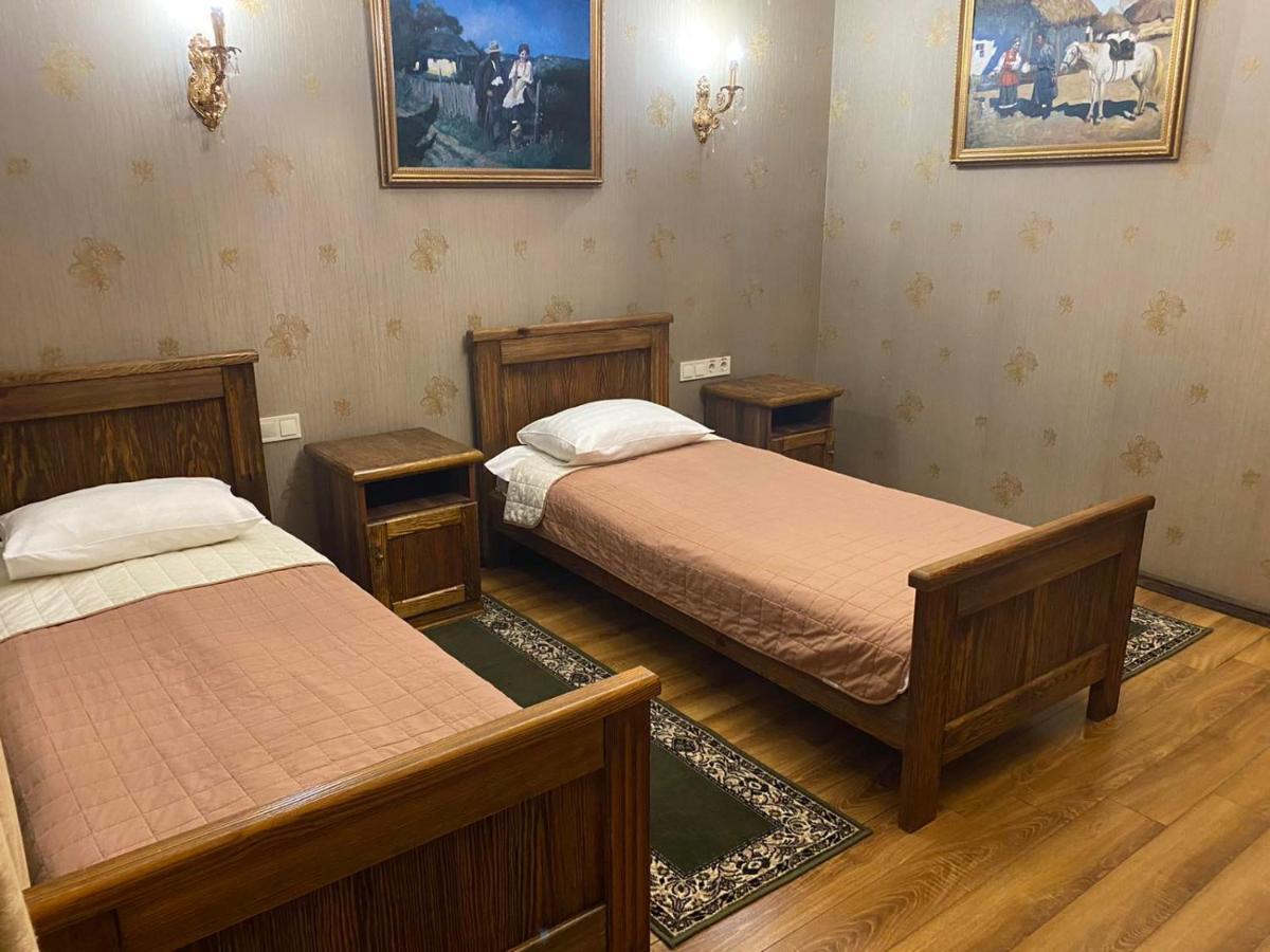 Hotel Fortetsya Hetmana Hatne Exterior foto